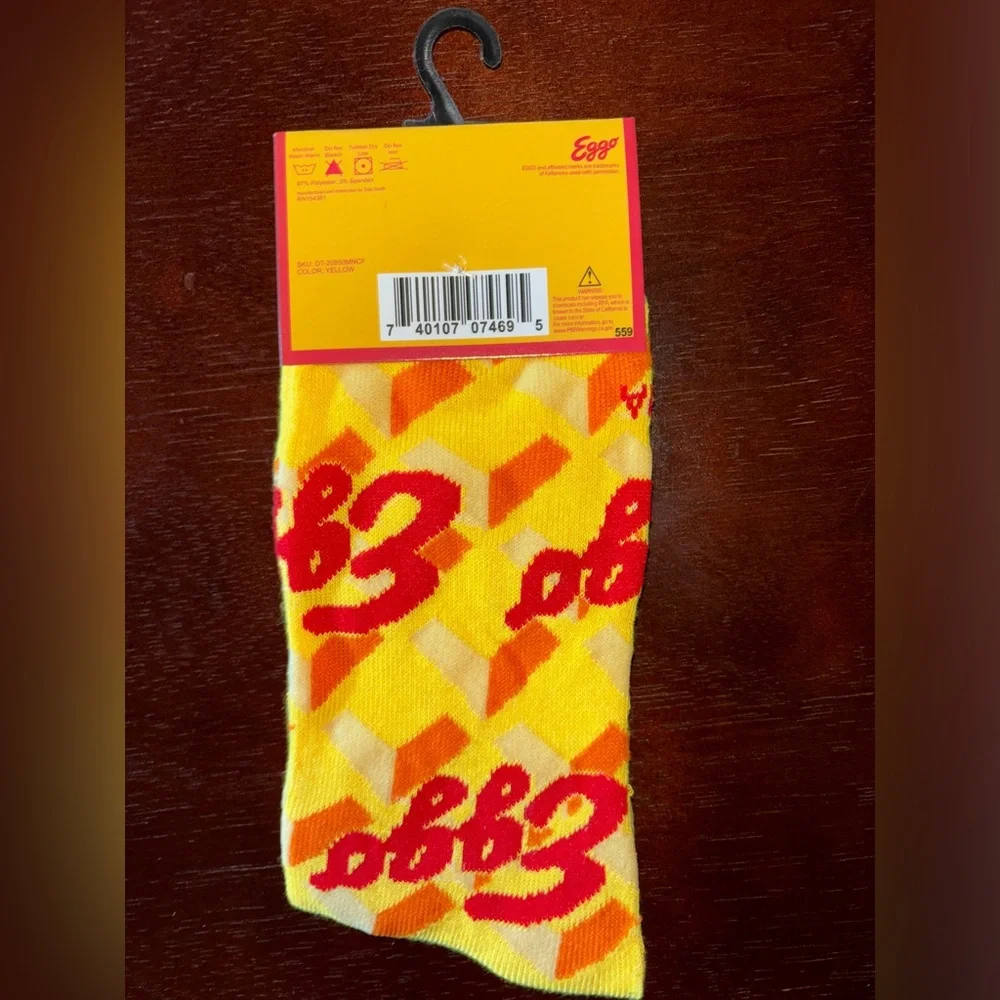 EGGO WAFFLES NOVELTY CREW SOCKS NWT MEN’S SHOE SIZE 6-12